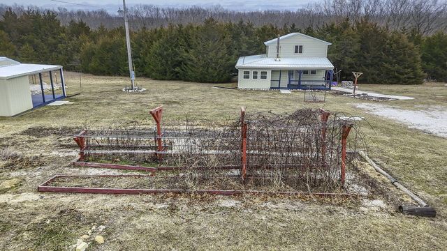 118 COUNTY RD 131, Higbee, MO 65257