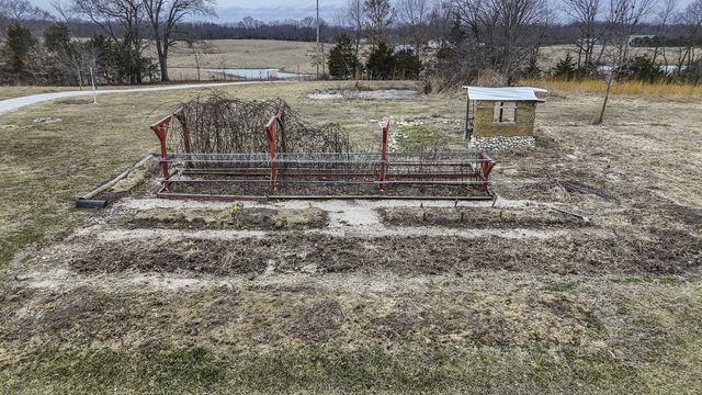 118 COUNTY RD 131, Higbee, MO 65257