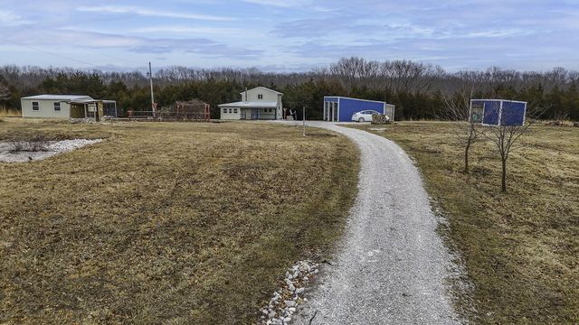118 COUNTY RD 131, Higbee, MO 65257