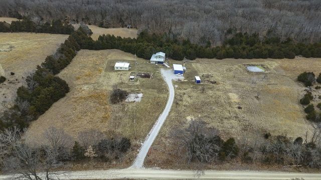 118 COUNTY RD 131, Higbee, MO 65257
