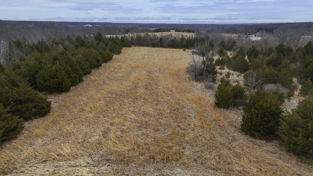 118 COUNTY RD 131, Higbee, MO 65257