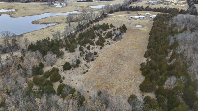 118 COUNTY RD 131, Higbee, MO 65257