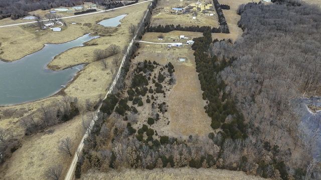 118 COUNTY RD 131, Higbee, MO 65257