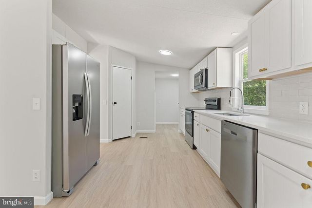 152 OAKLAND PL, Louisa, VA 23093