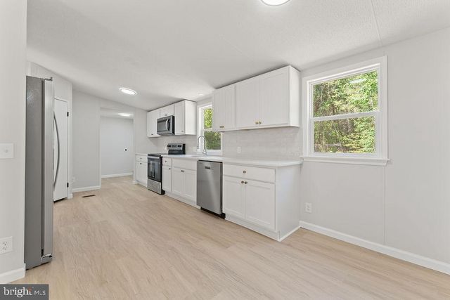 152 OAKLAND PL, Louisa, VA 23093
