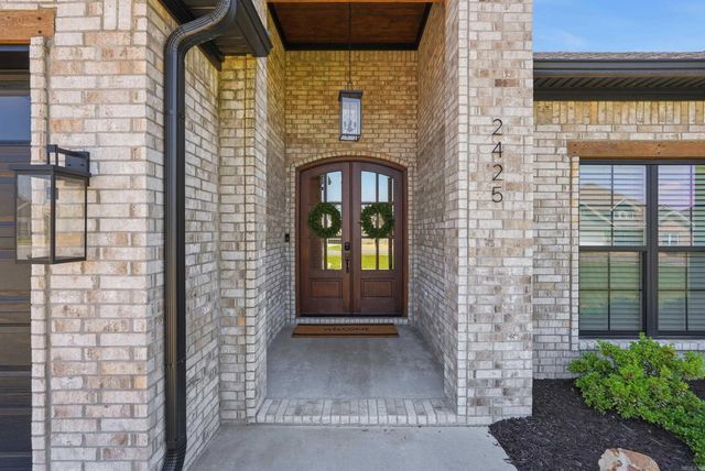 2425 Lilac Drive, Conway, AR 72034