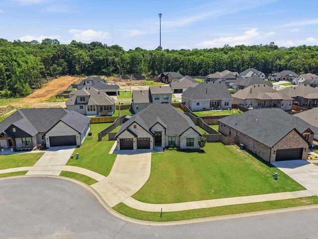 2425 Lilac Drive, Conway, AR 72034