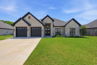 2425 Lilac Drive, Conway, AR 72034