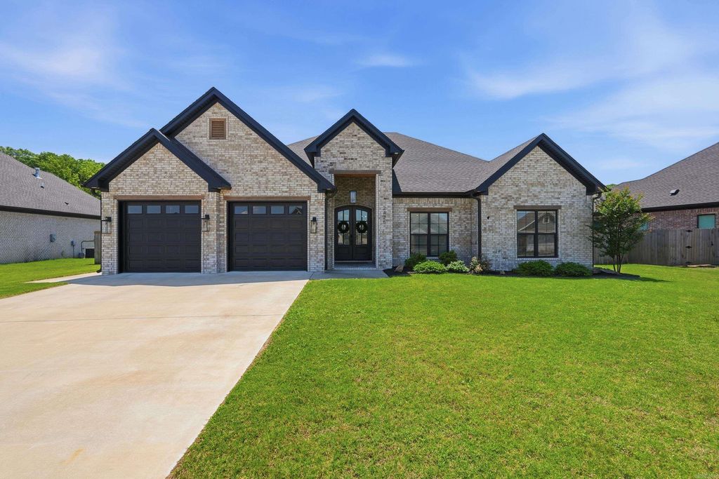 2425 Lilac Drive, Conway, AR 72034