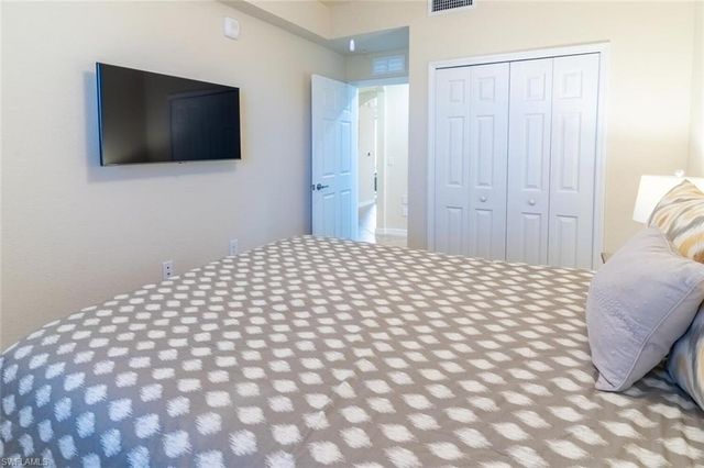 9826 Giaveno CIR 1513, Naples, FL 34113