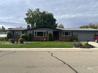 8720 W Cornwall Dr, Boise, ID 83704