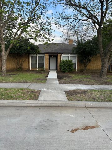 718 Maple Glen Drive, Garland, TX 75043