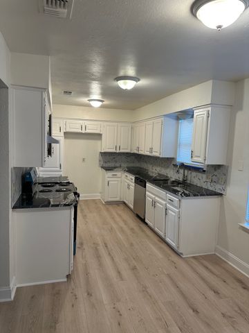 718 Maple Glen Drive, Garland, TX 75043