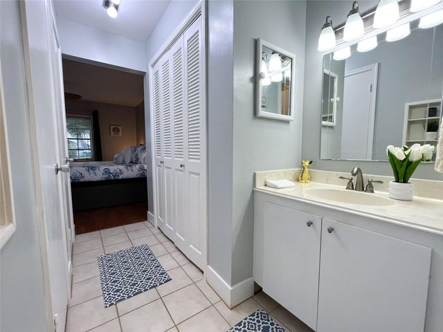 6239 Bay Club Dr 1, Fort Lauderdale, FL 33308