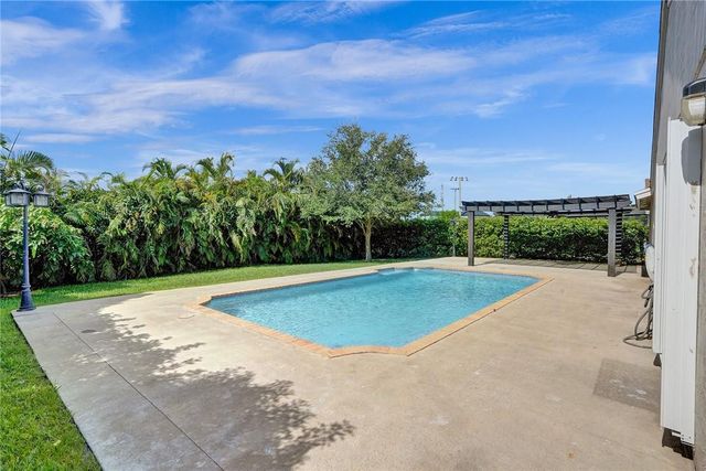 11627 SW 50th Street, Cooper City, FL 33330