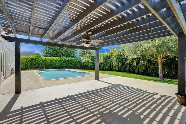 11627 SW 50th Street, Cooper City, FL 33330