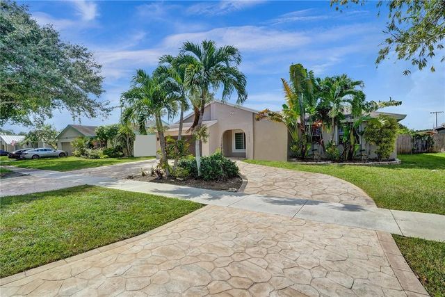 11627 SW 50th Street, Cooper City, FL 33330