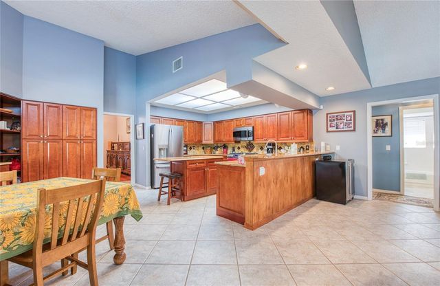 4901 HALLSTEAD WAY, Tampa, FL 33647