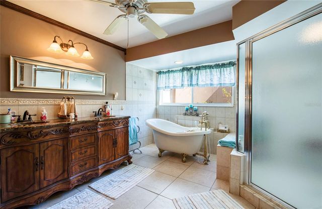 4901 HALLSTEAD WAY, Tampa, FL 33647