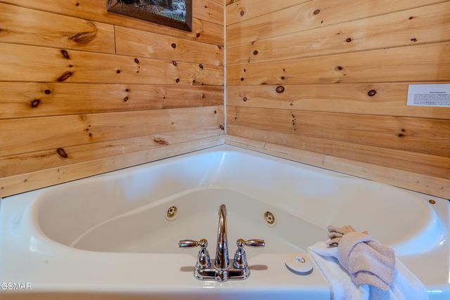 2148 Little Valley Road, Sevierville, TN 37862