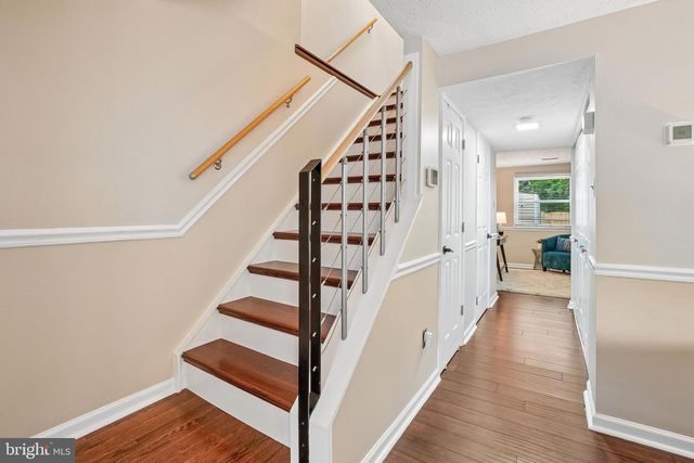 8236 CLAREMONT WOODS DR, Alexandria, VA 22309