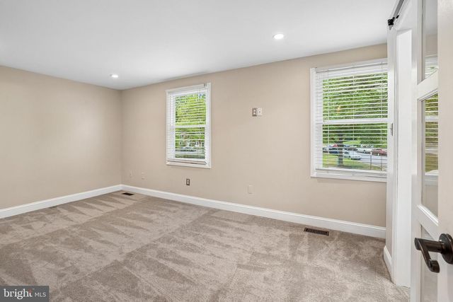 8236 CLAREMONT WOODS DR, Alexandria, VA 22309