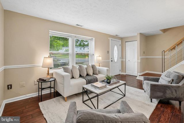 8236 CLAREMONT WOODS DR, Alexandria, VA 22309