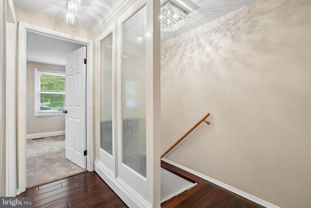 8236 CLAREMONT WOODS DR, Alexandria, VA 22309