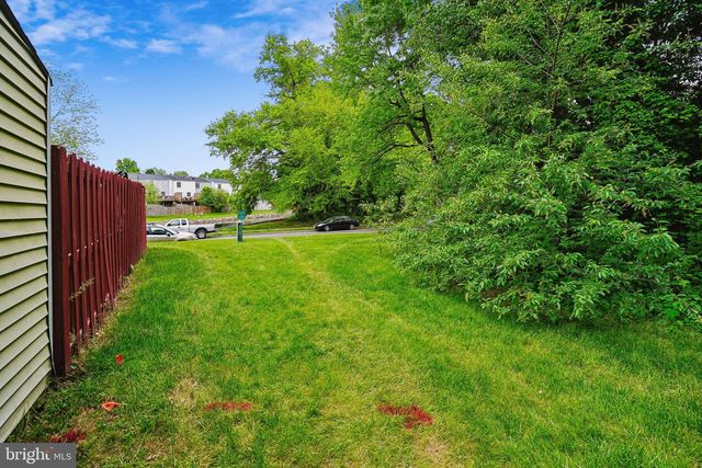 8236 CLAREMONT WOODS DR, Alexandria, VA 22309