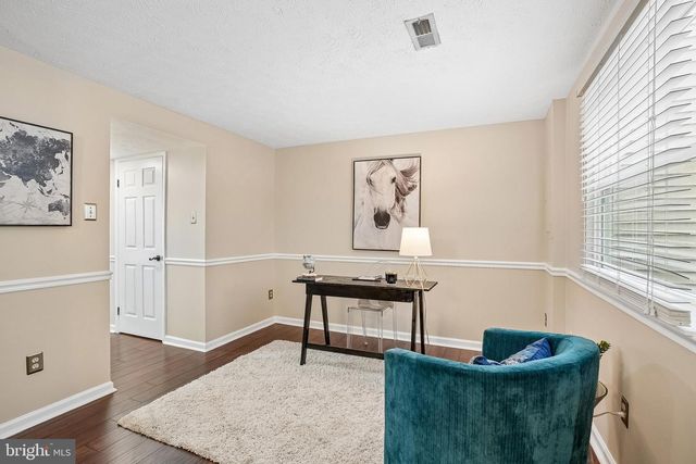 8236 CLAREMONT WOODS DR, Alexandria, VA 22309