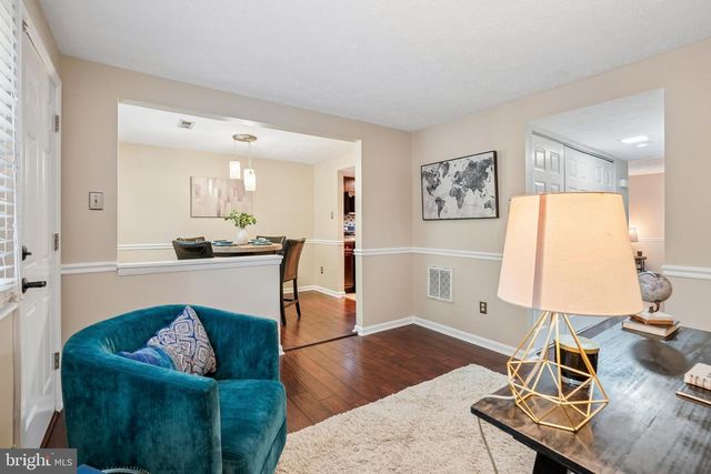 8236 CLAREMONT WOODS DR, Alexandria, VA 22309