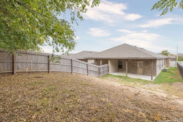 1066 Carolyn, New Braunfels, TX 78130