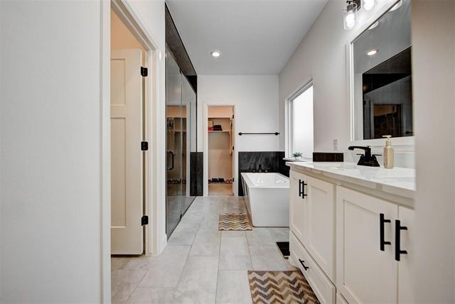 15704 Rockwell Park Lane, Edmond, OK 73013