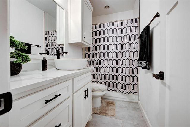 15704 Rockwell Park Lane, Edmond, OK 73013