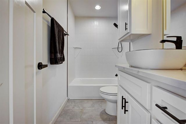 15704 Rockwell Park Lane, Edmond, OK 73013