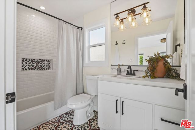 2910 W 78th Place, Inglewood, CA 90305