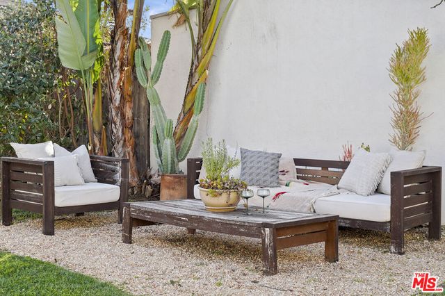 2910 W 78th Place, Inglewood, CA 90305