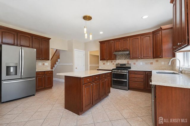 448 Buckingham Drive, Piscataway, NJ 08854