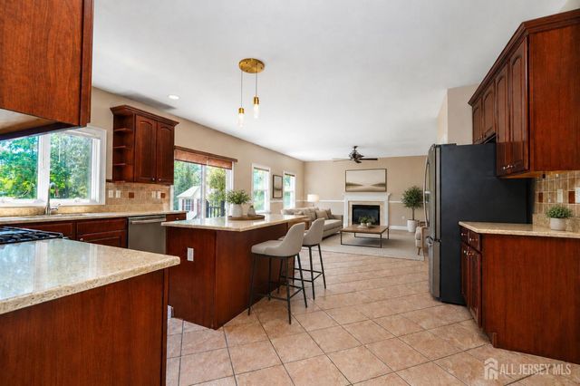 448 Buckingham Drive, Piscataway, NJ 08854