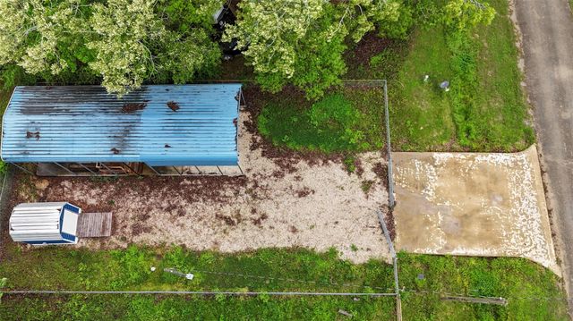 110 Canary Street, Point Blank, TX 77364