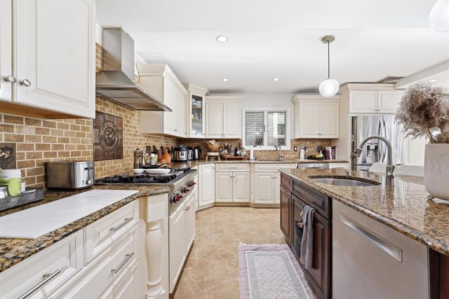 770 HARTWELL ST, Teaneck, NJ 07666