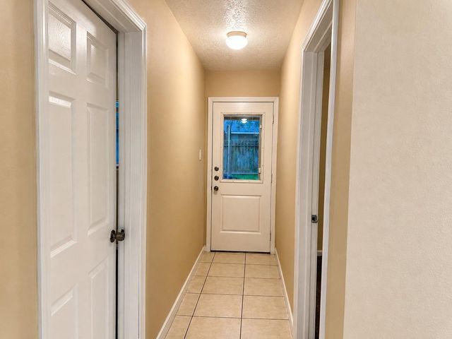 615 Cole Street, Webster, TX 77598
