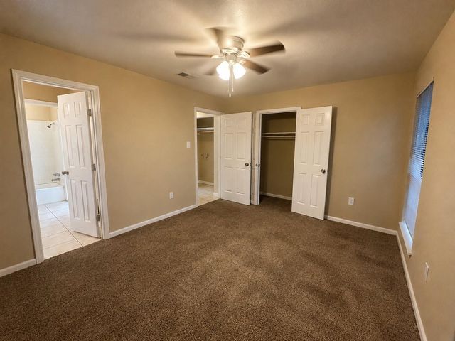 615 Cole Street, Webster, TX 77598