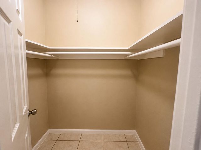615 Cole Street, Webster, TX 77598