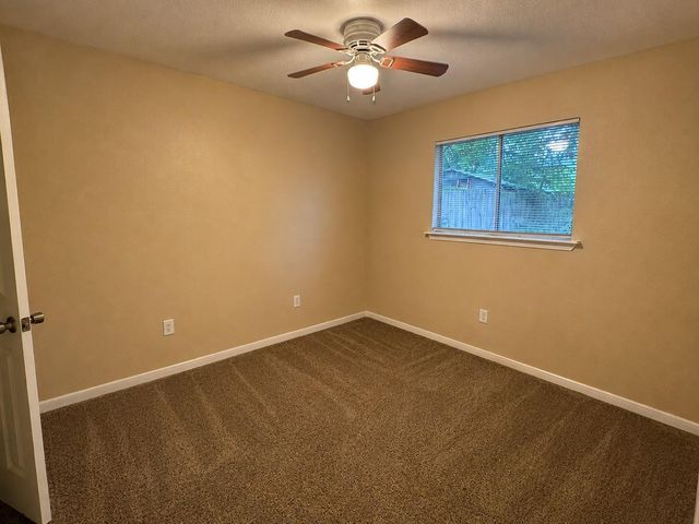 615 Cole Street, Webster, TX 77598