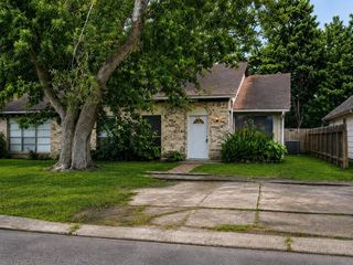 615 Cole Street, Webster, TX 77598