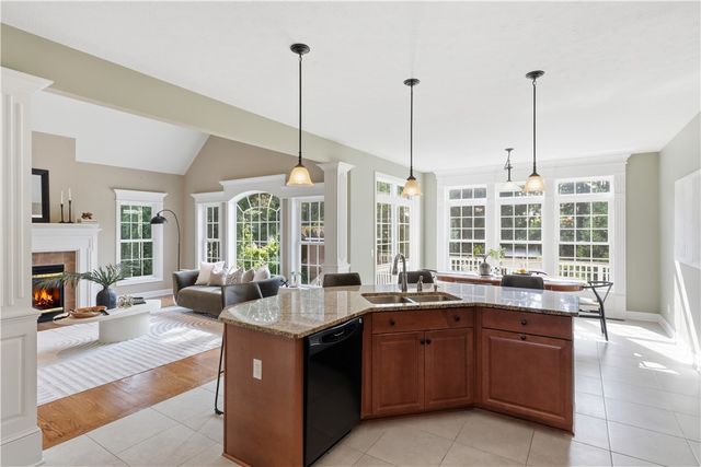 11 Ashland Oaks Circle, Ogden, NY 14559