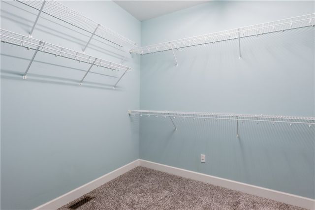 11 Ashland Oaks Circle, Ogden, NY 14559