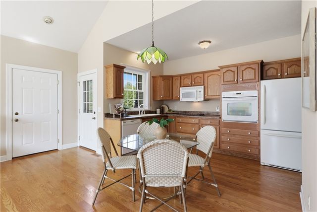 11 Ashland Oaks Circle, Ogden, NY 14559