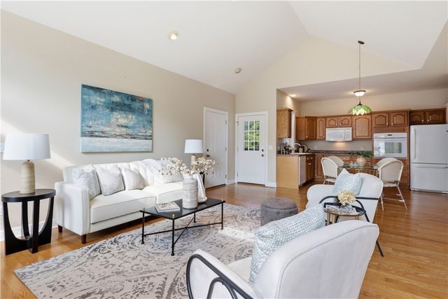 11 Ashland Oaks Circle, Ogden, NY 14559